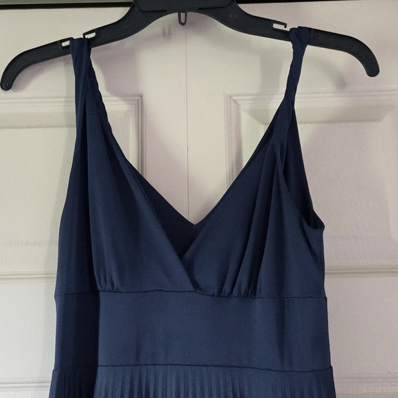 Blue V-Neck Sleeveless Dress - Picture 2 of 4